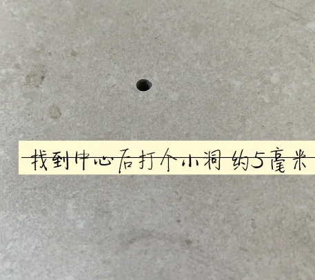 东明瓷砖空鼓维修公司专业解答在瓷砖铺贴过程中，如果砂料搅拌不均匀，将会带来以下问题
